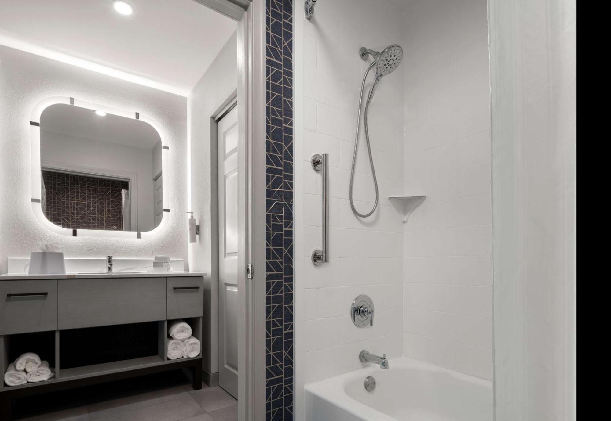 Hotel Homewood By Hilton Chester